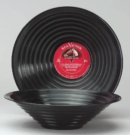 http://a21.idata.over-blog.com/0/53/11/31/2007-s1/vinyl1.jpg